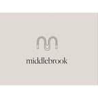 Meuble TV en bois massif de style Mid-Century Middlebrook de 70 po