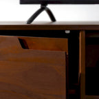 Meuble TV en bois massif de style Mid-Century Middlebrook de 70 po