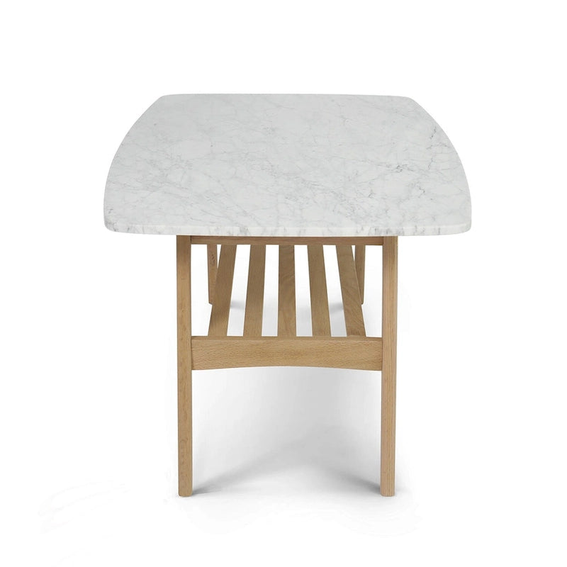 Belle table basse en marbre blanc de Carrare italien pour un salon modernisé et élégant