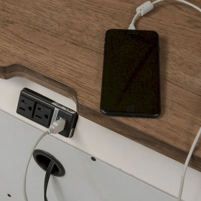 Table de chevet 3 tiroirs "Farmhouse Reimagined" avec station de charge