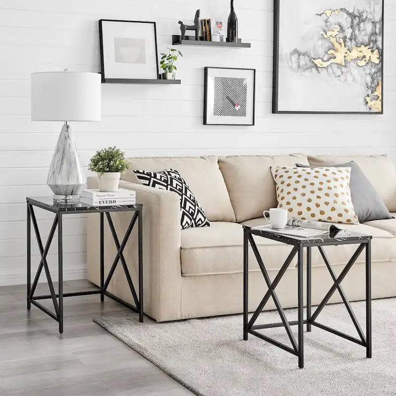 Tables gigognes modernes avec plateau en placage d'effet marbre et cadre en métal noir - Lot de 2